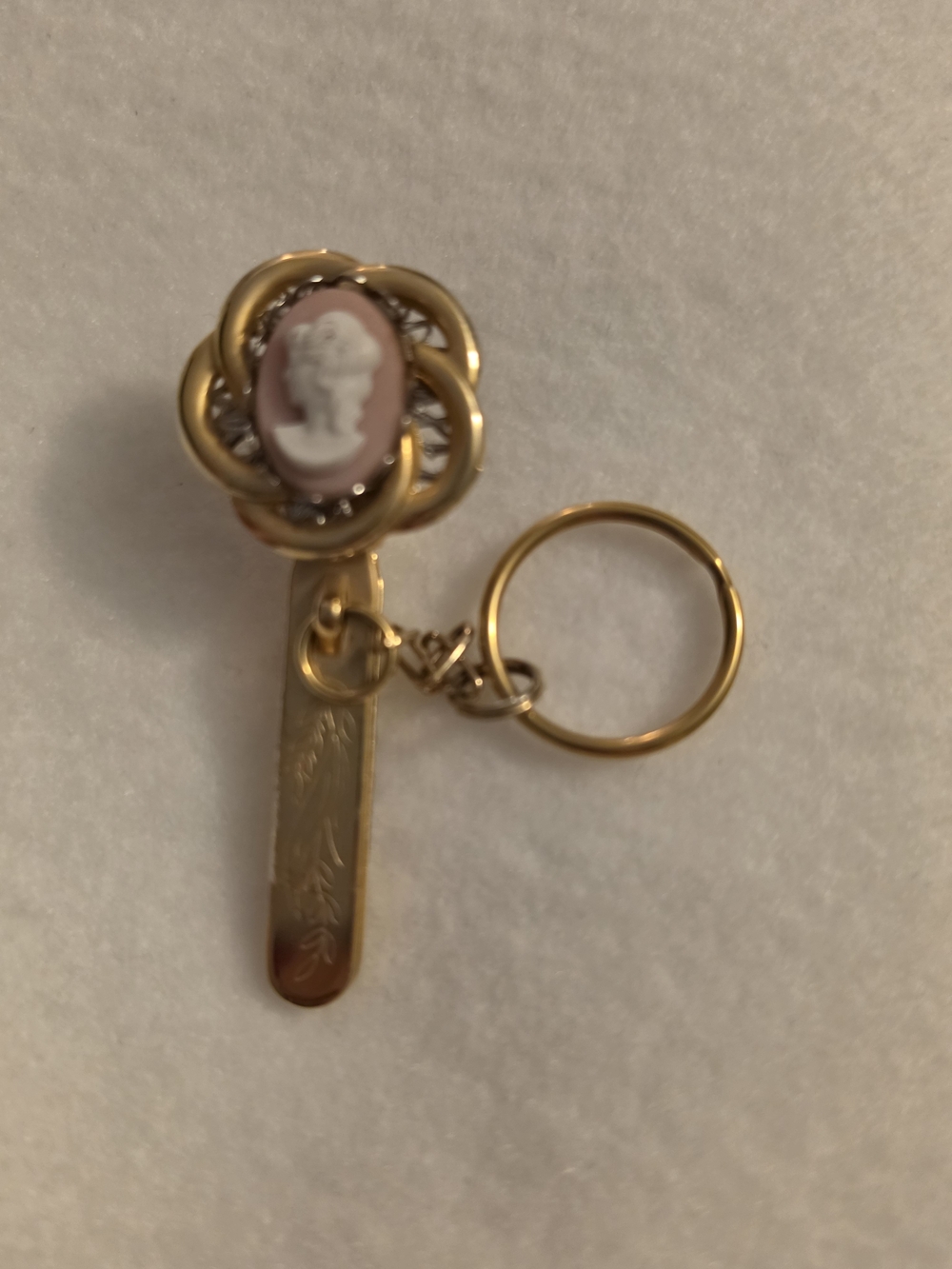 Gold-Tone Pink Cameo Key & Card Holder Keyring with Floral Motif
